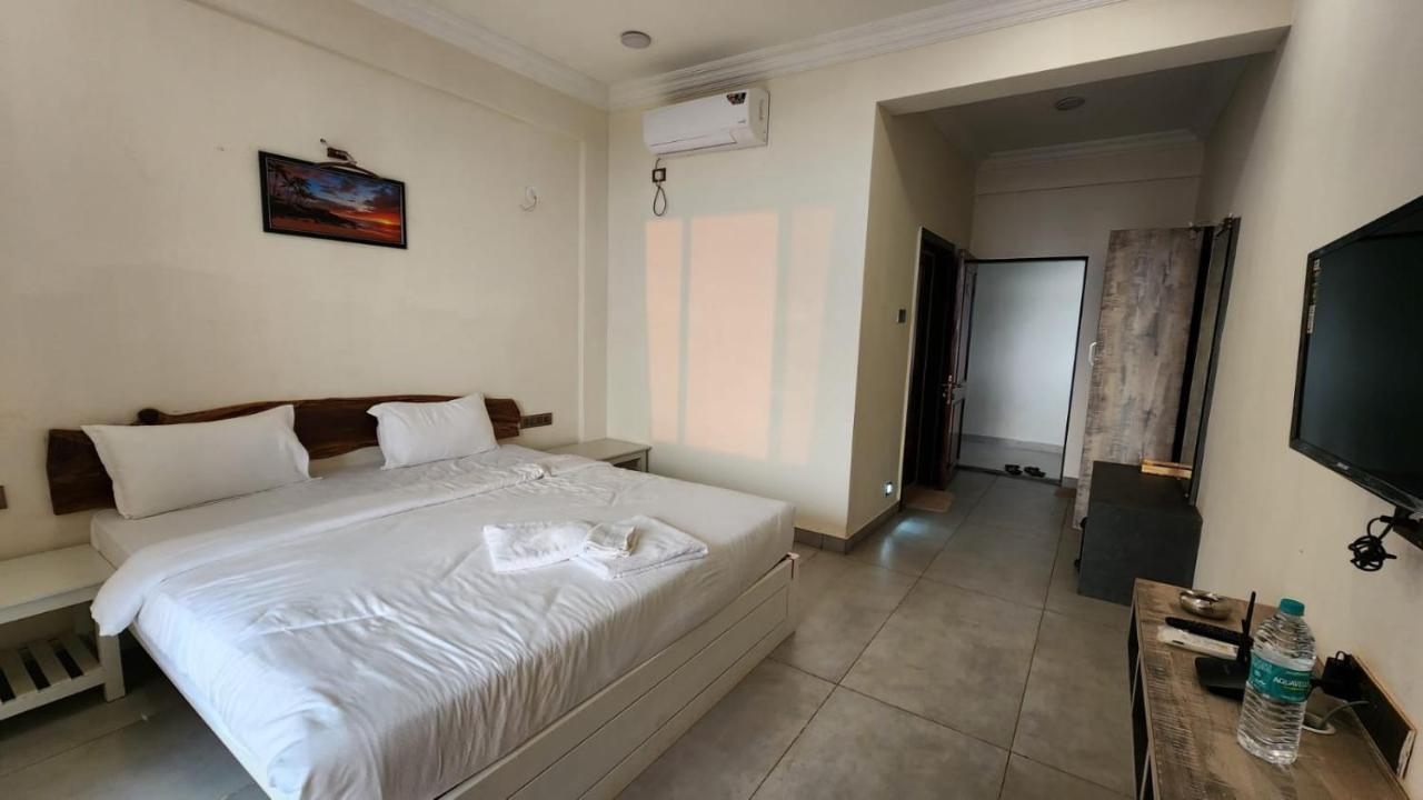 Coastal Bay Beach Resort Harnai Eksteriør billede