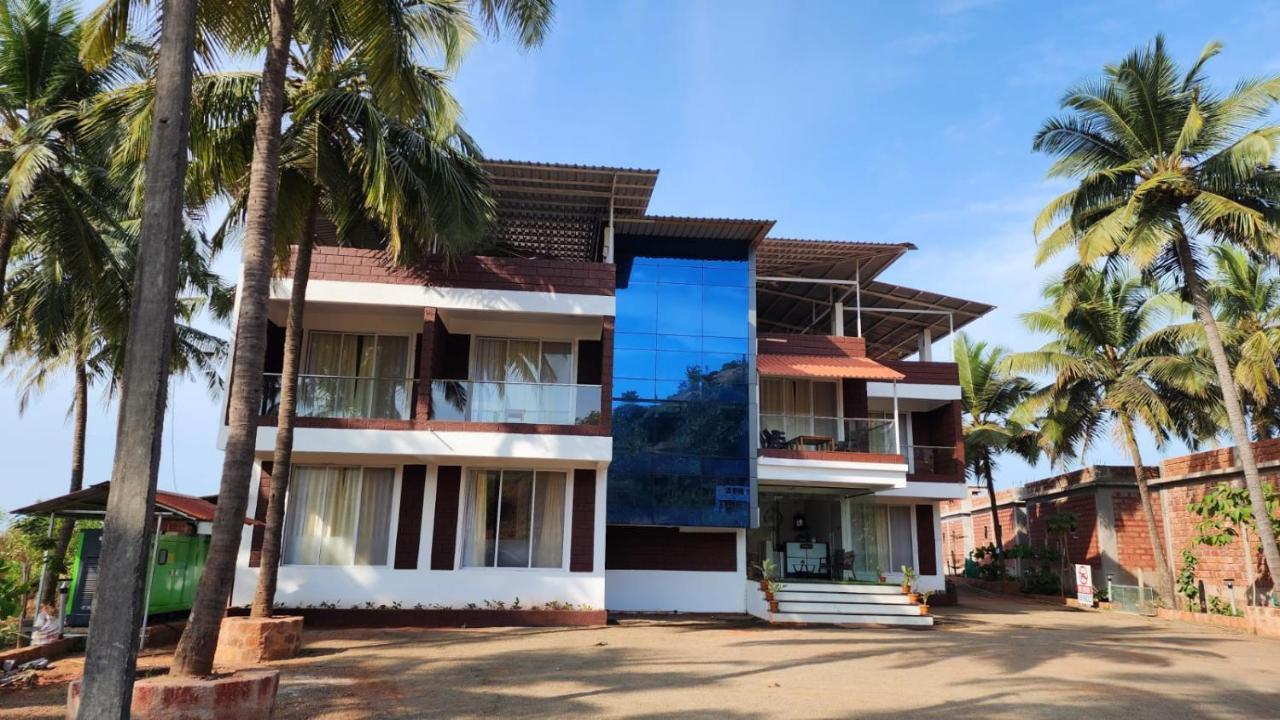 Coastal Bay Beach Resort Harnai Eksteriør billede