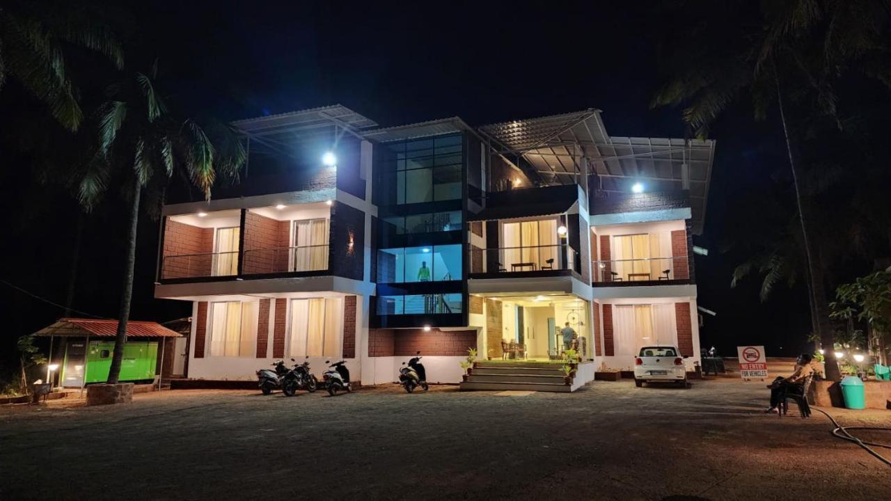 Coastal Bay Beach Resort Harnai Eksteriør billede