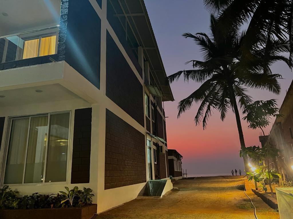 Coastal Bay Beach Resort Harnai Eksteriør billede