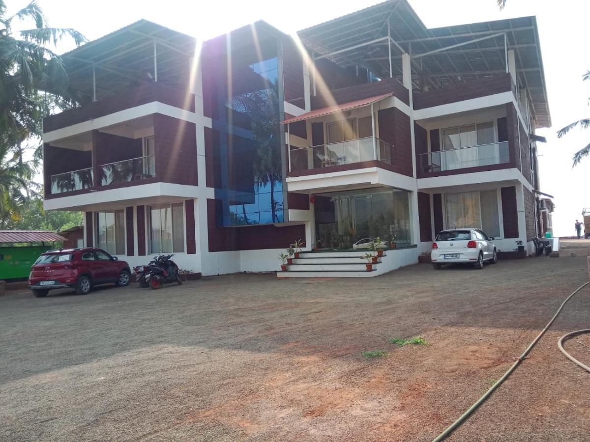Coastal Bay Beach Resort Harnai Eksteriør billede