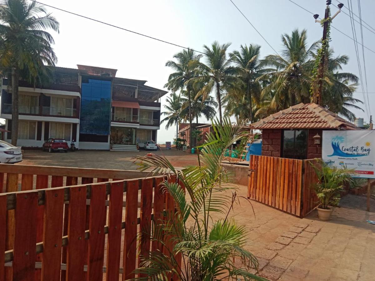 Coastal Bay Beach Resort Harnai Eksteriør billede