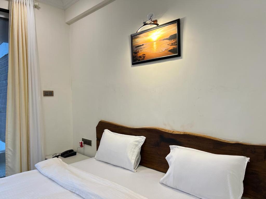 Coastal Bay Beach Resort Harnai Eksteriør billede